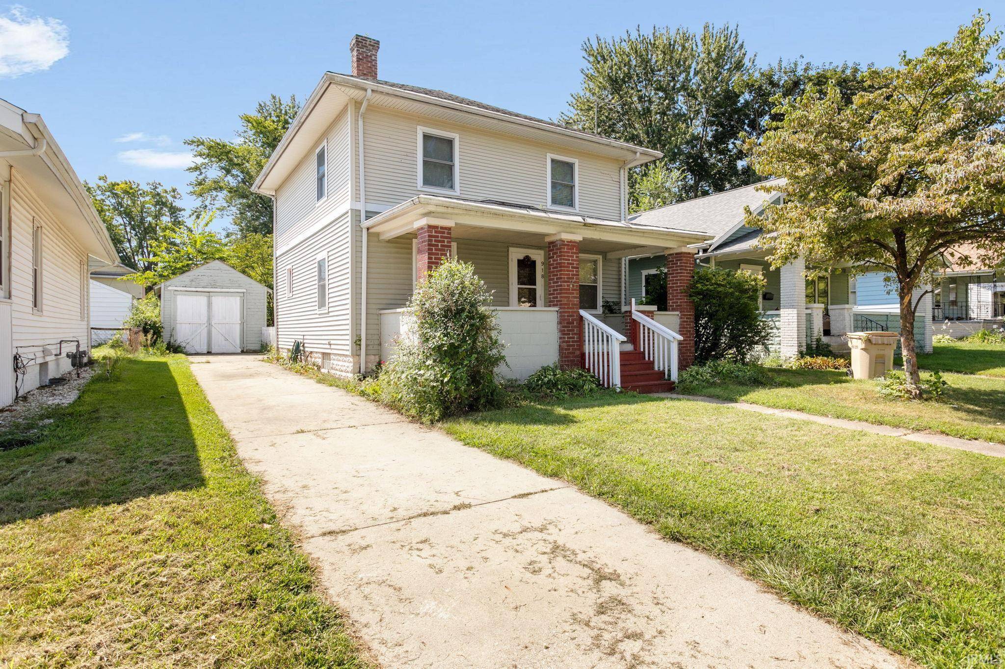 918 E Fox ST, South Bend, IN 46613-2933
