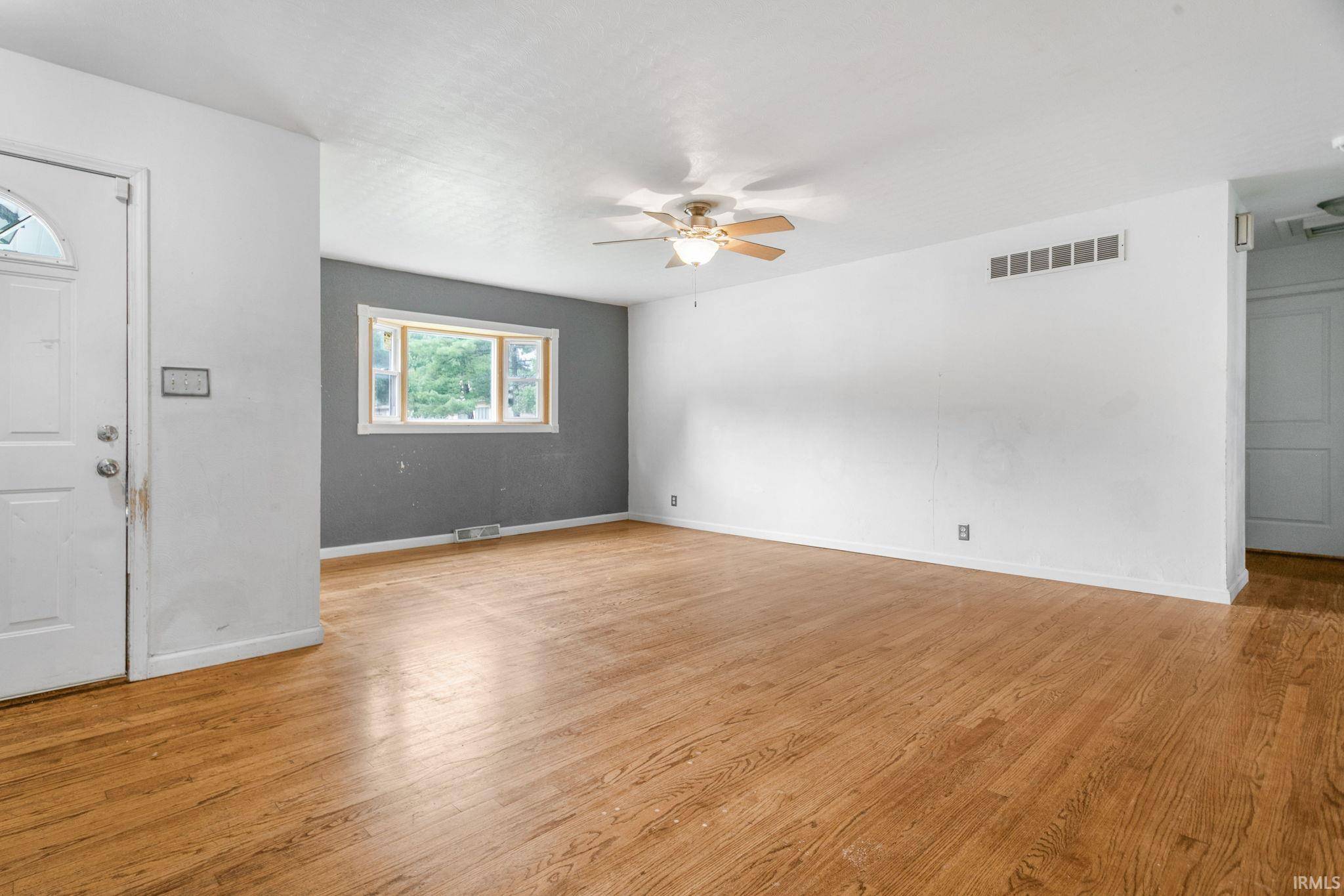 1927 Altgeld ST, South Bend, IN 46614