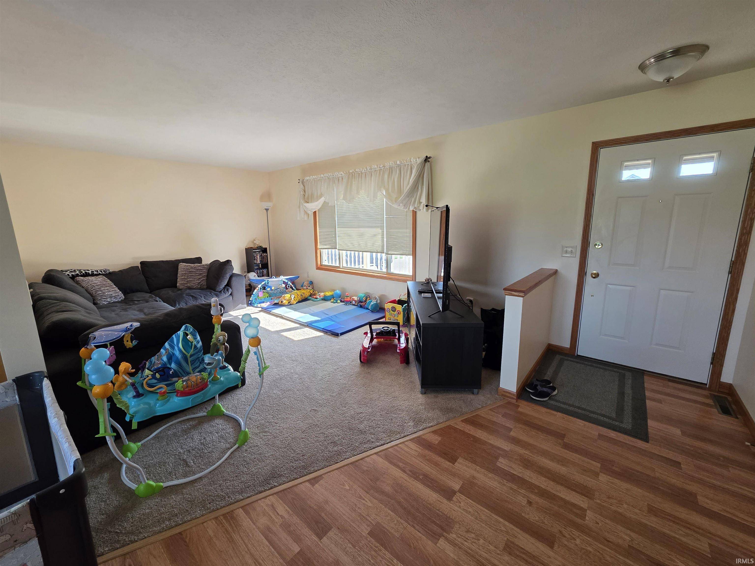 11867 Red Bud DR, Plymouth, IN 46563-7662