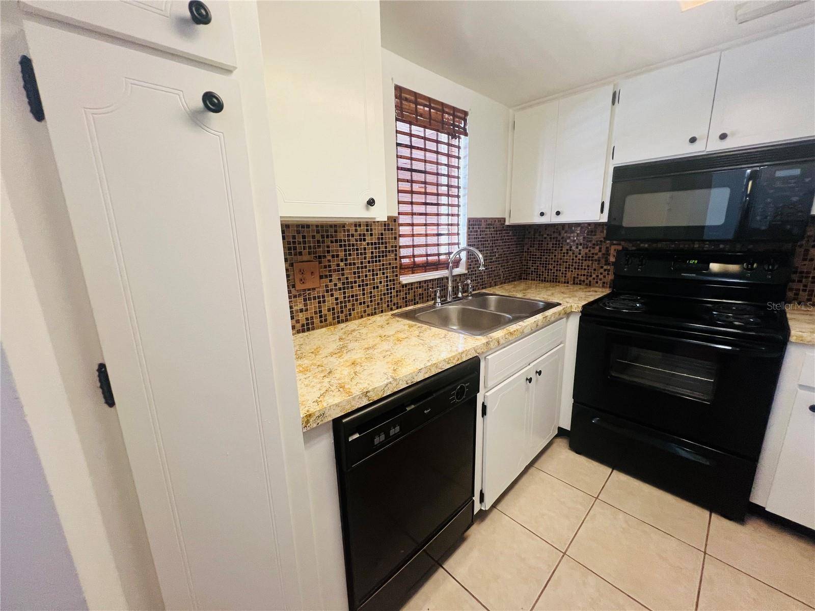 5245 AMULET DR #207, New Port Richey, FL 34652