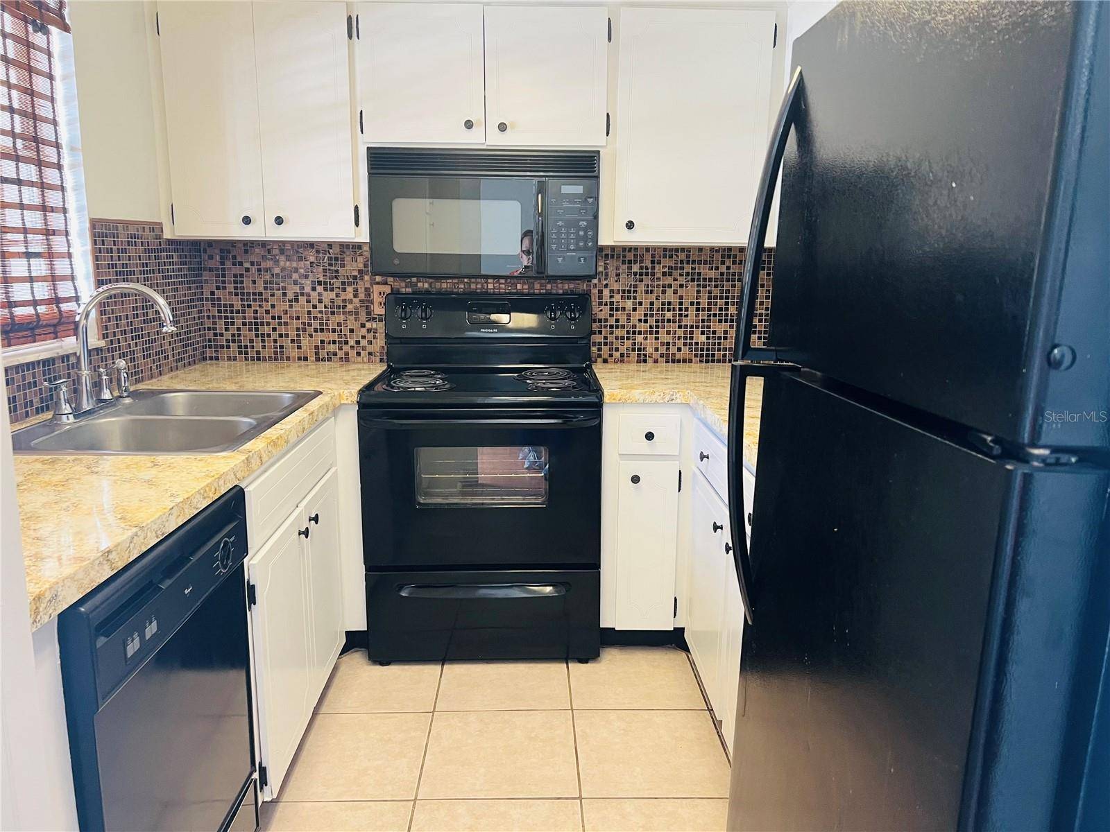 5245 AMULET DR #207, New Port Richey, FL 34652
