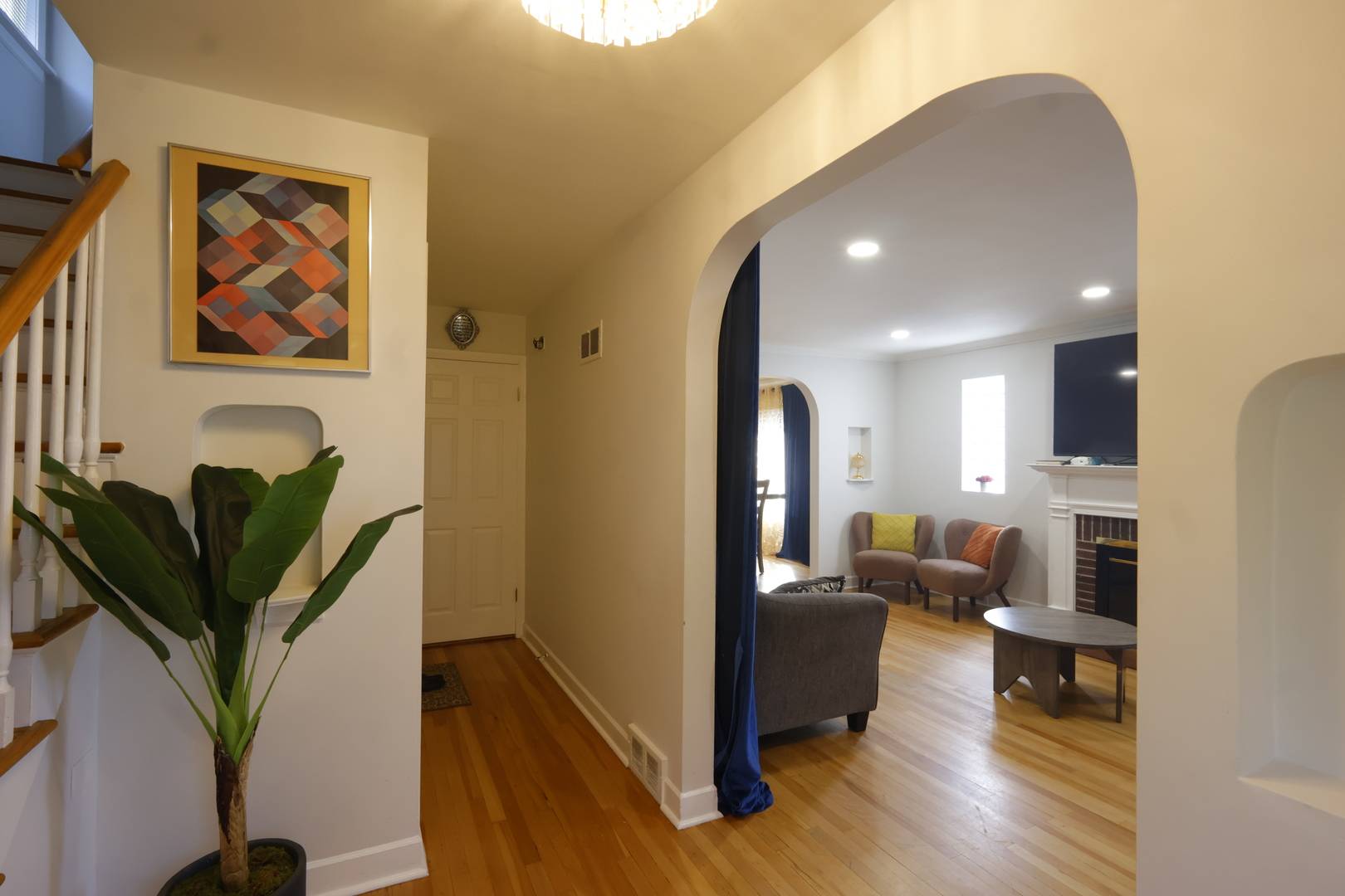 6017 N Bernard ST, Chicago, IL 60659