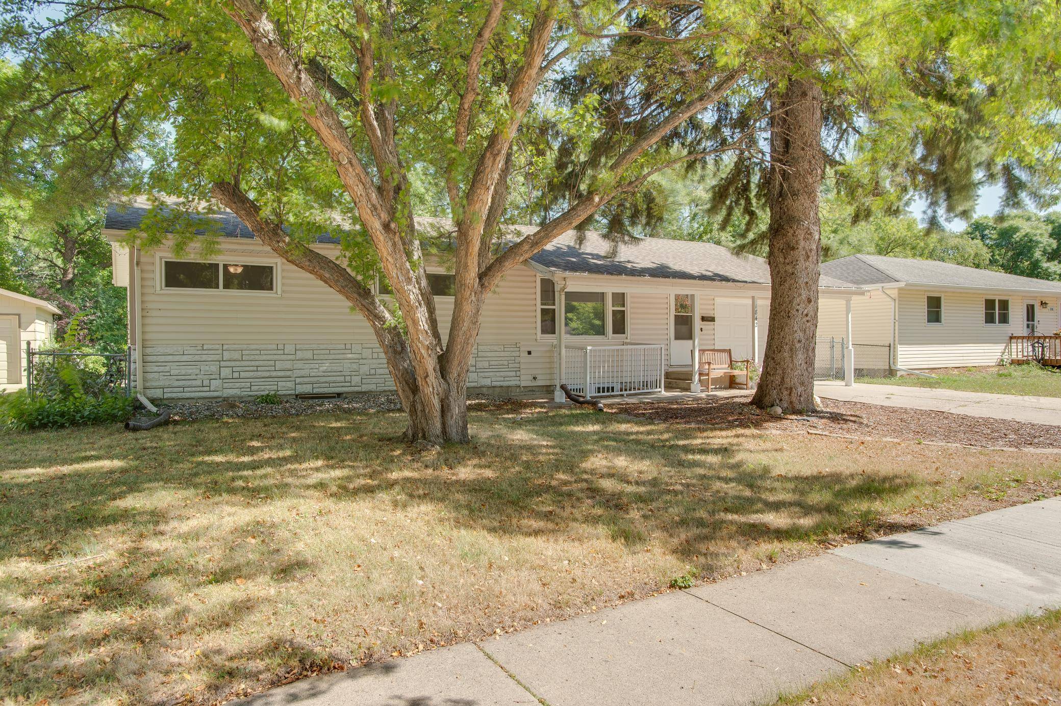 1842 15th ST S, Fargo, ND 58103