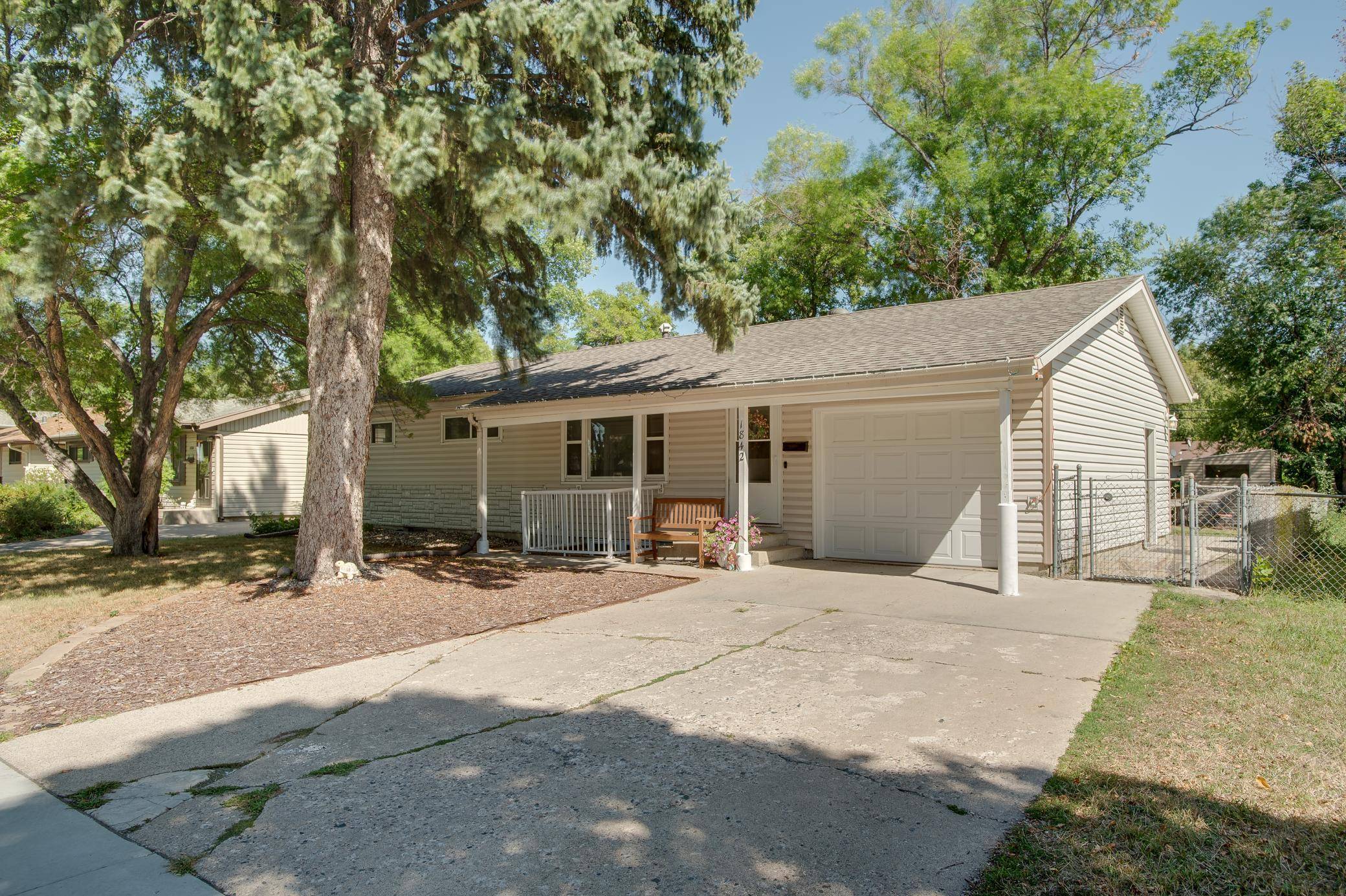 1842 15th ST S, Fargo, ND 58103