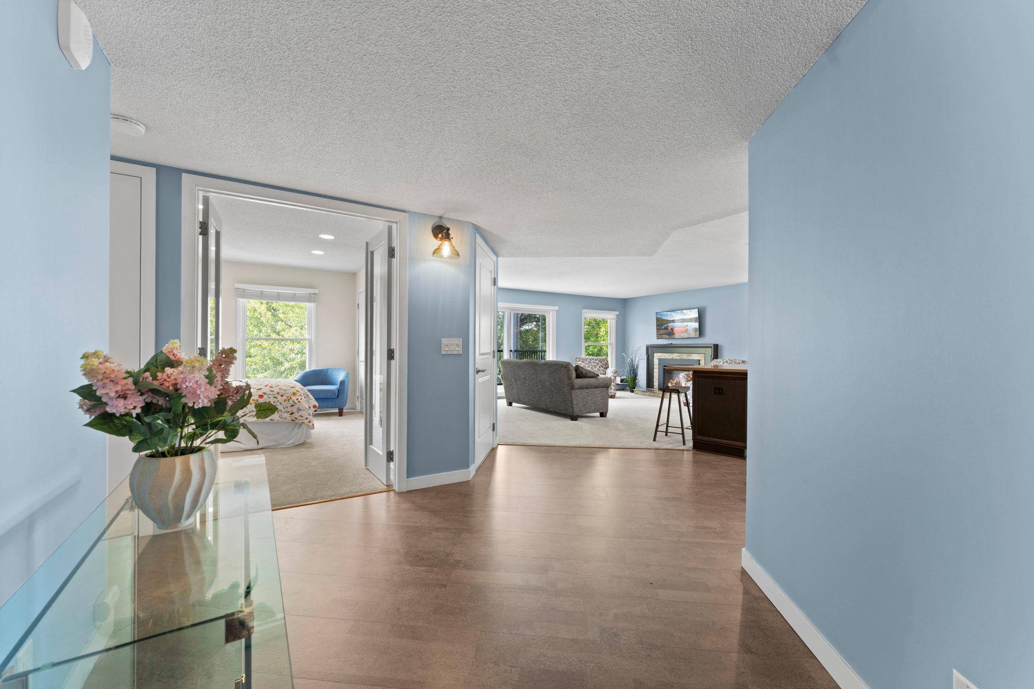 3030 Saint Albans Mill RD #215, Minnetonka, MN 55305