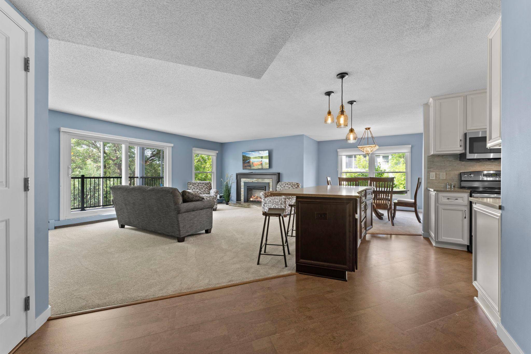 3030 Saint Albans Mill RD #215, Minnetonka, MN 55305