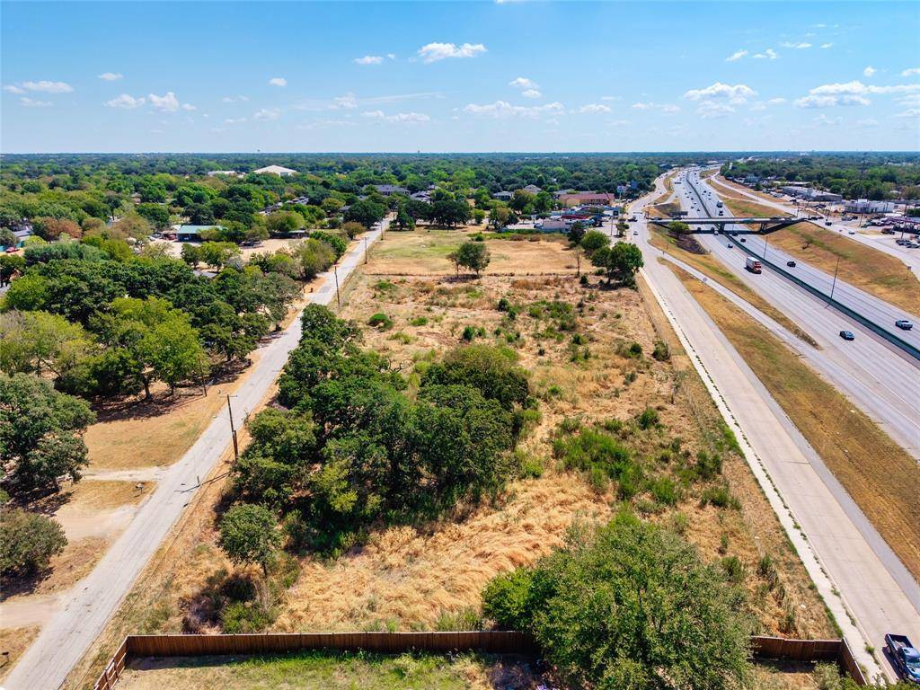 999 Silver Falls Boulevard, Dallas, TX 75217