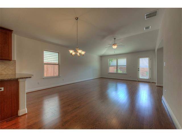 10721 Dinah DR, Austin, TX 78748