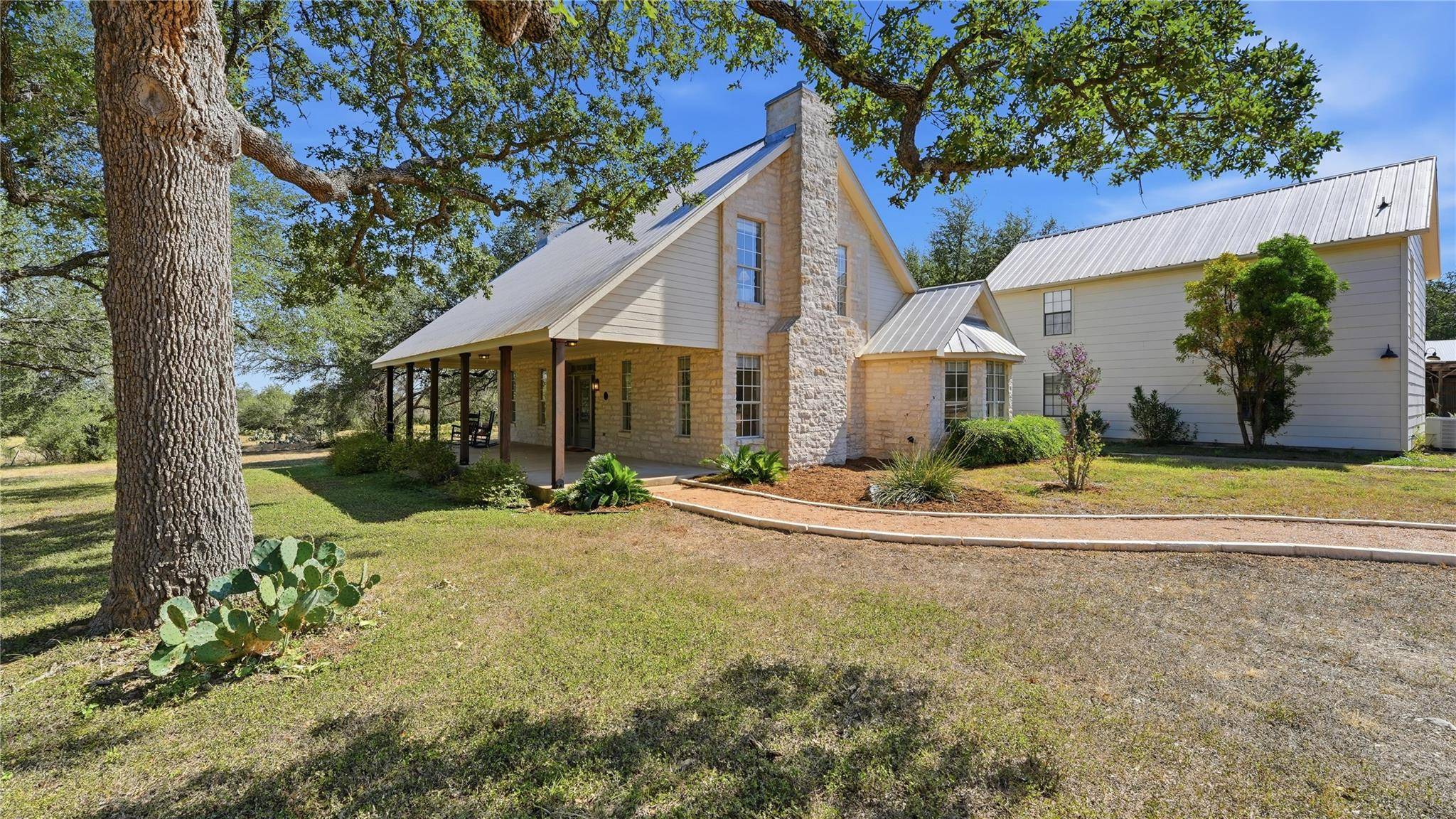 364 Nameless RD, Driftwood, TX 78619
