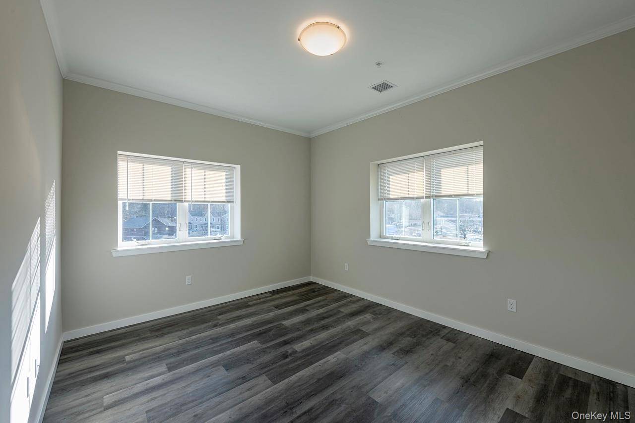 87 N Chestnut ST #101, New Paltz, NY 12561