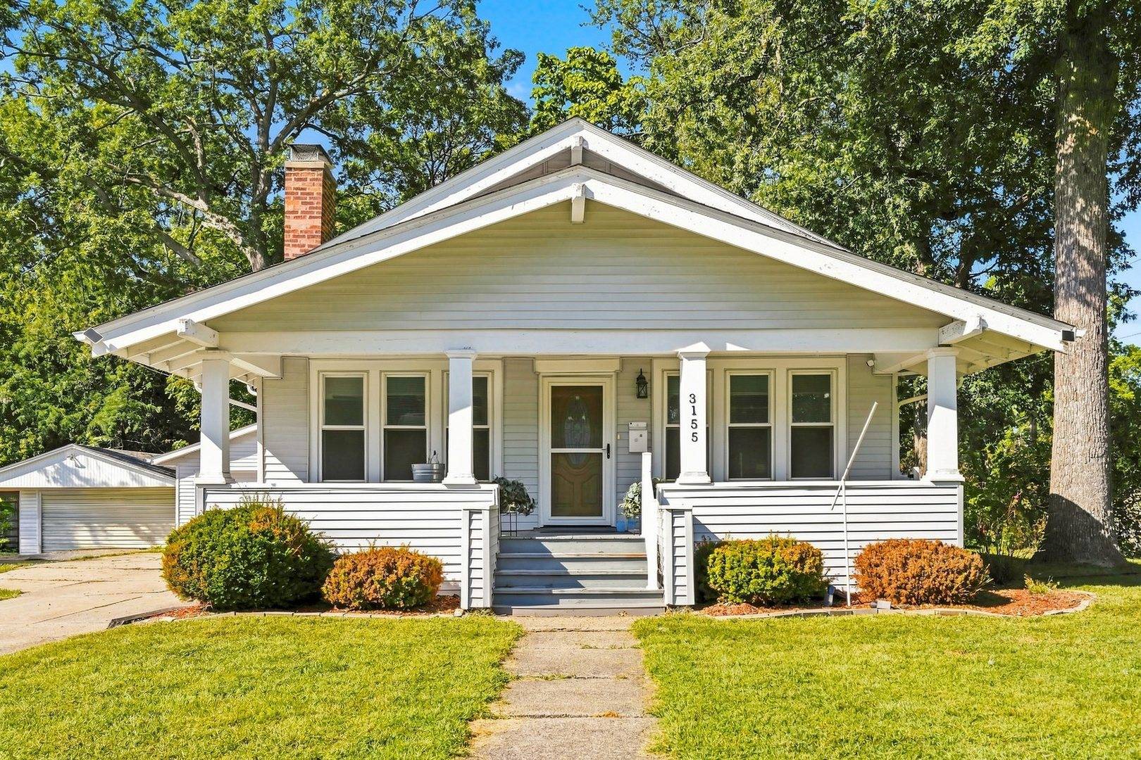 3155 18th AVE, Moline, IL 61265