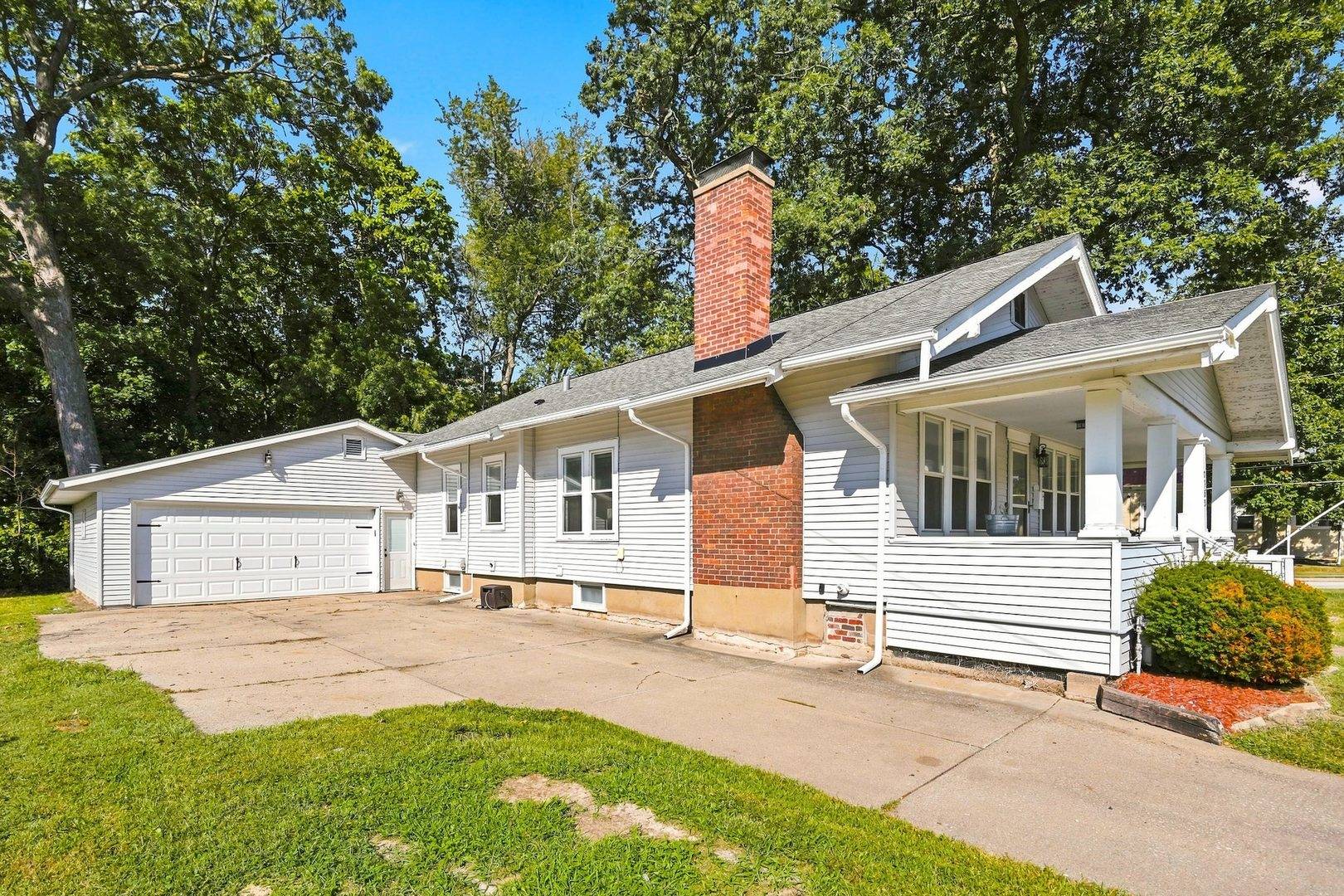 3155 18th AVE, Moline, IL 61265