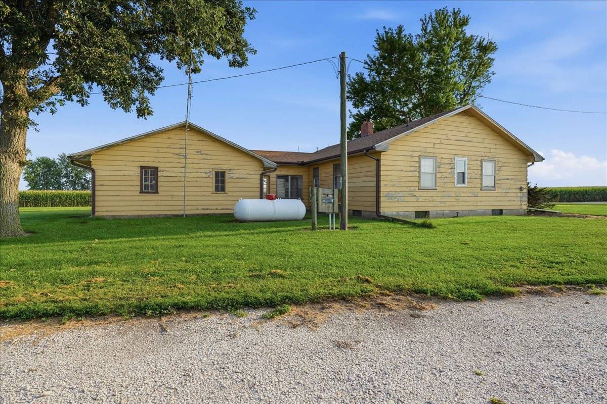 2032 County Road 2400 E, Minonk, IL 61760