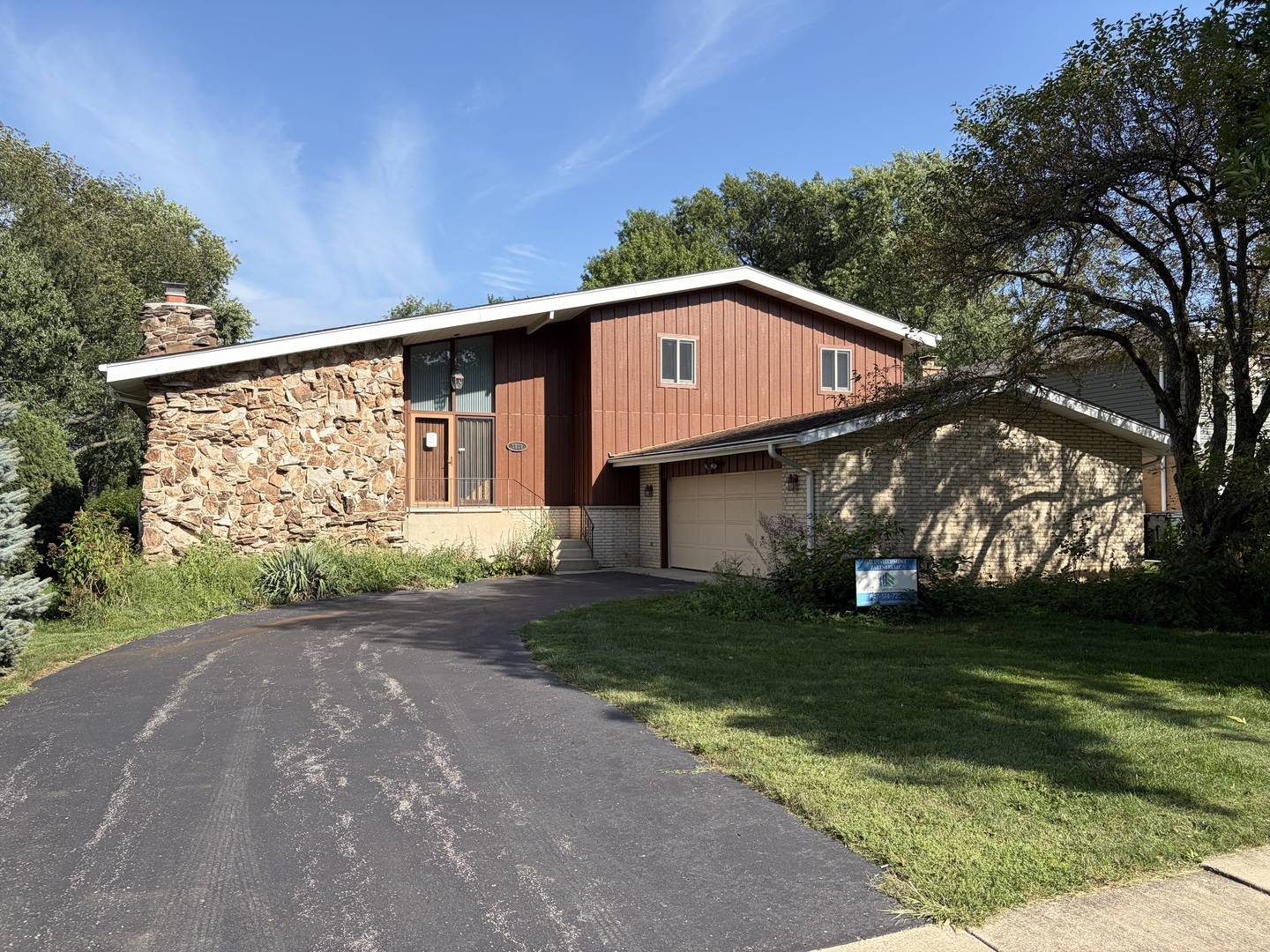 1919 N Chestnut AVE, Arlington Heights, IL 60004