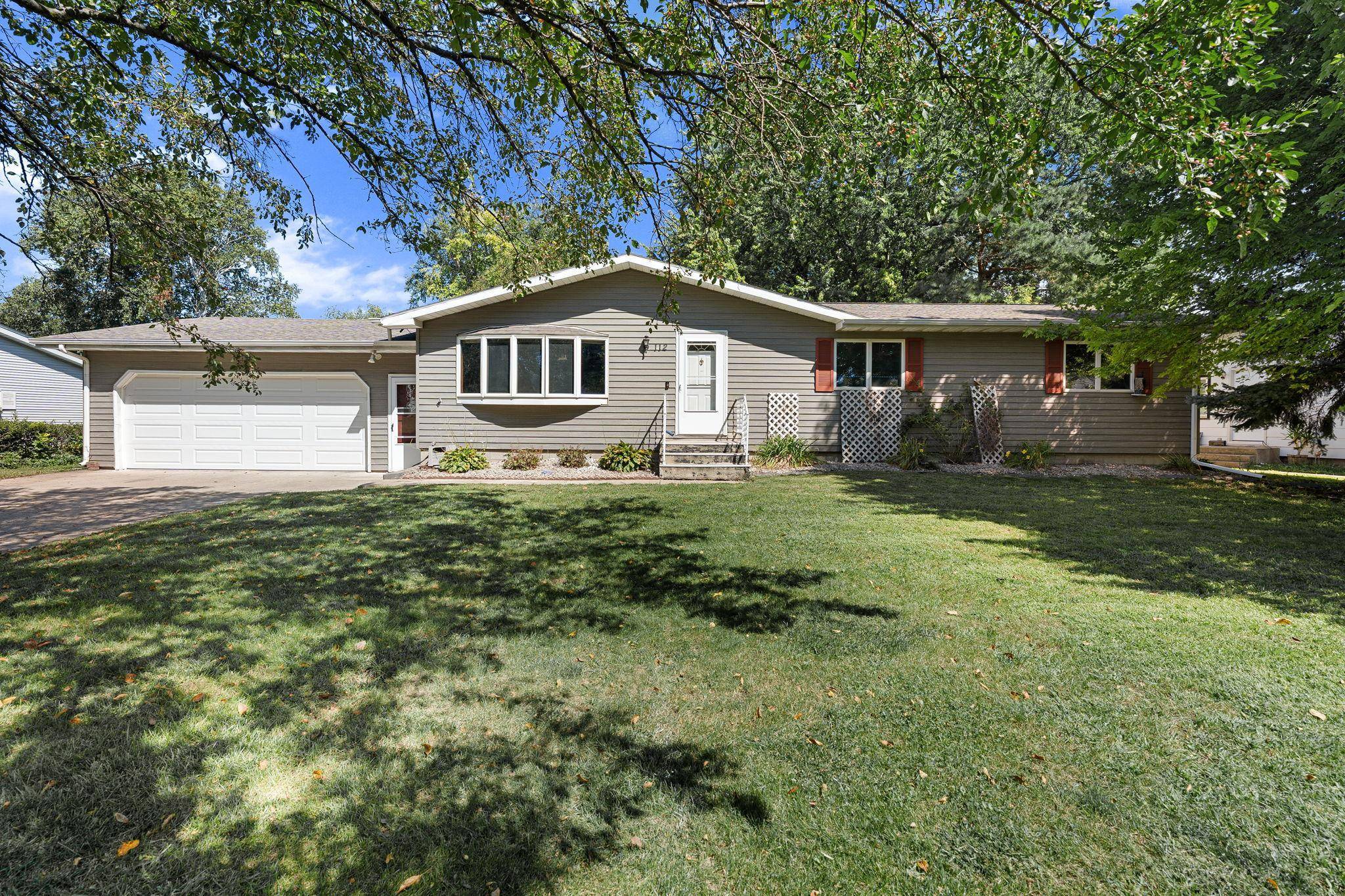 112 13th AVE NW, Waseca, MN 56093