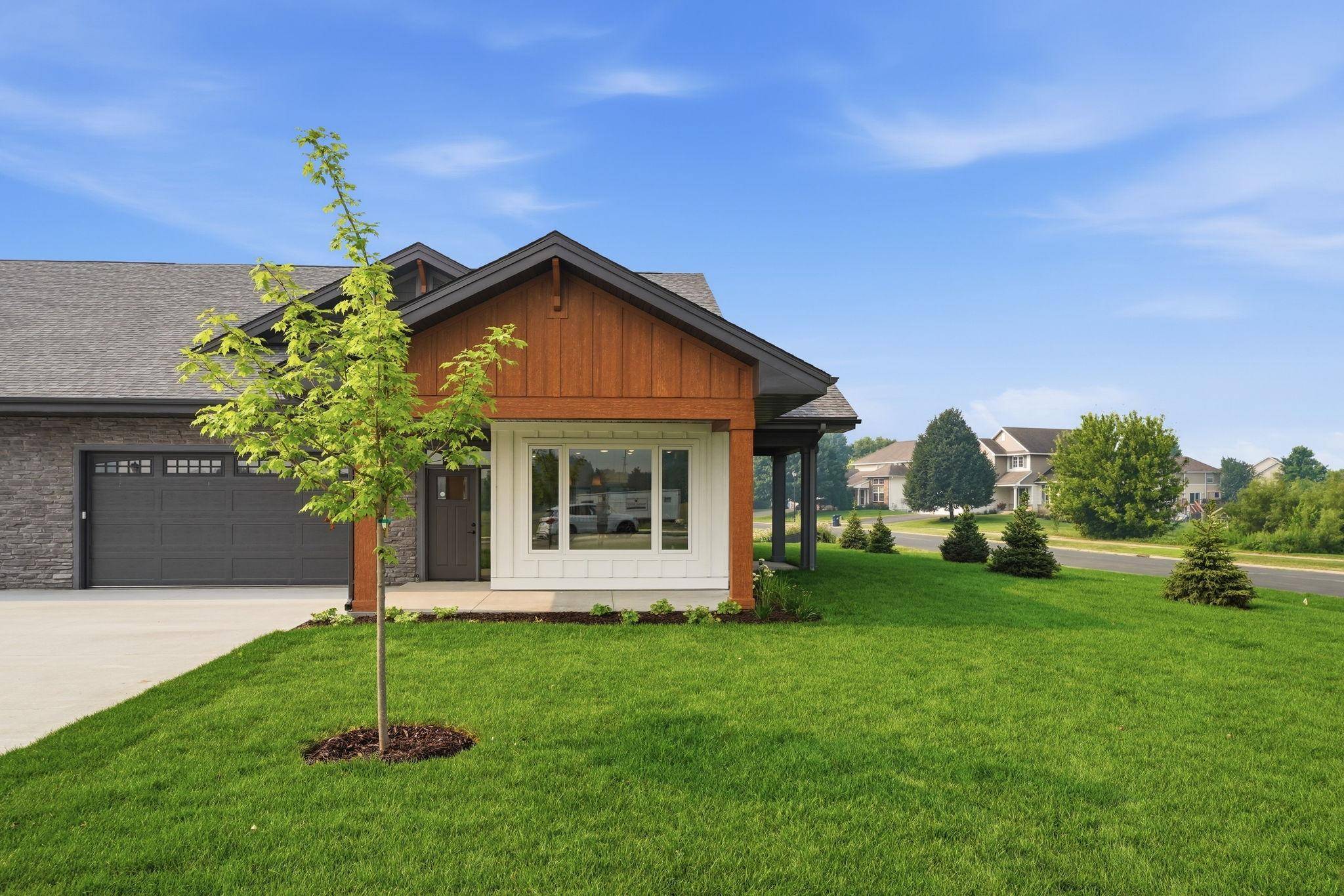 16309 Esprit CT, Lakeville, MN 55044