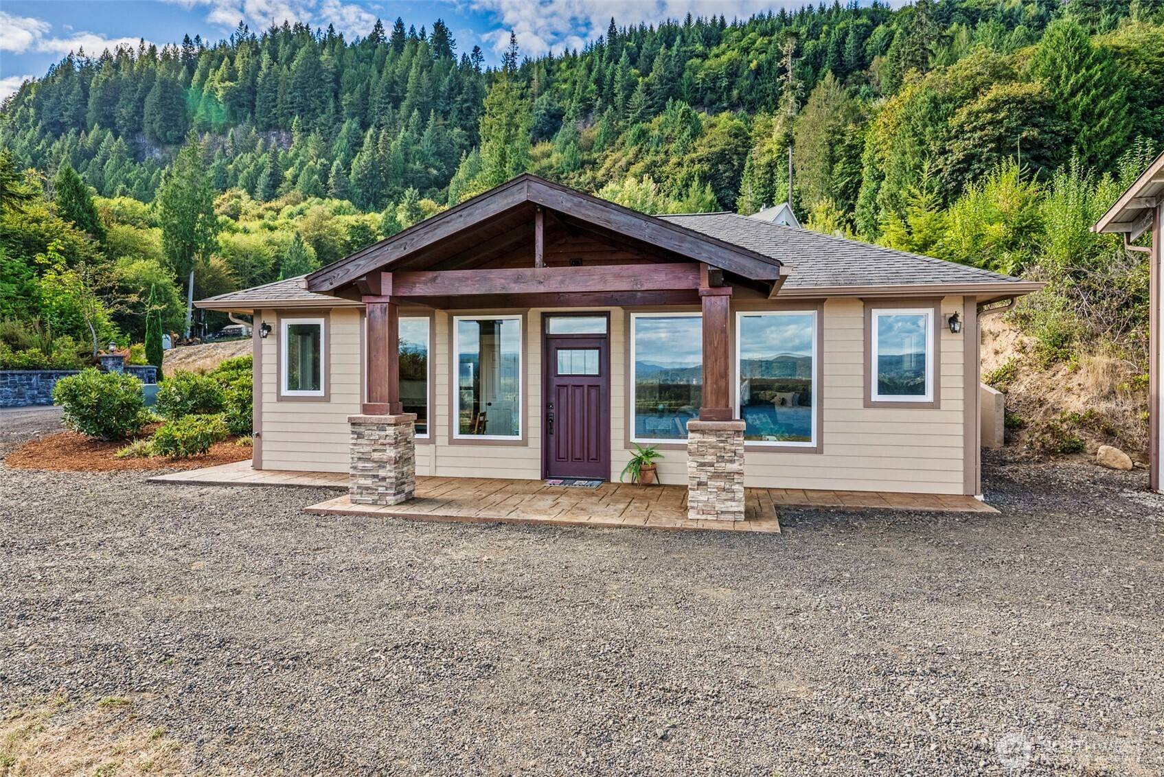 1664 E State Route 4, Cathlamet, WA 98612