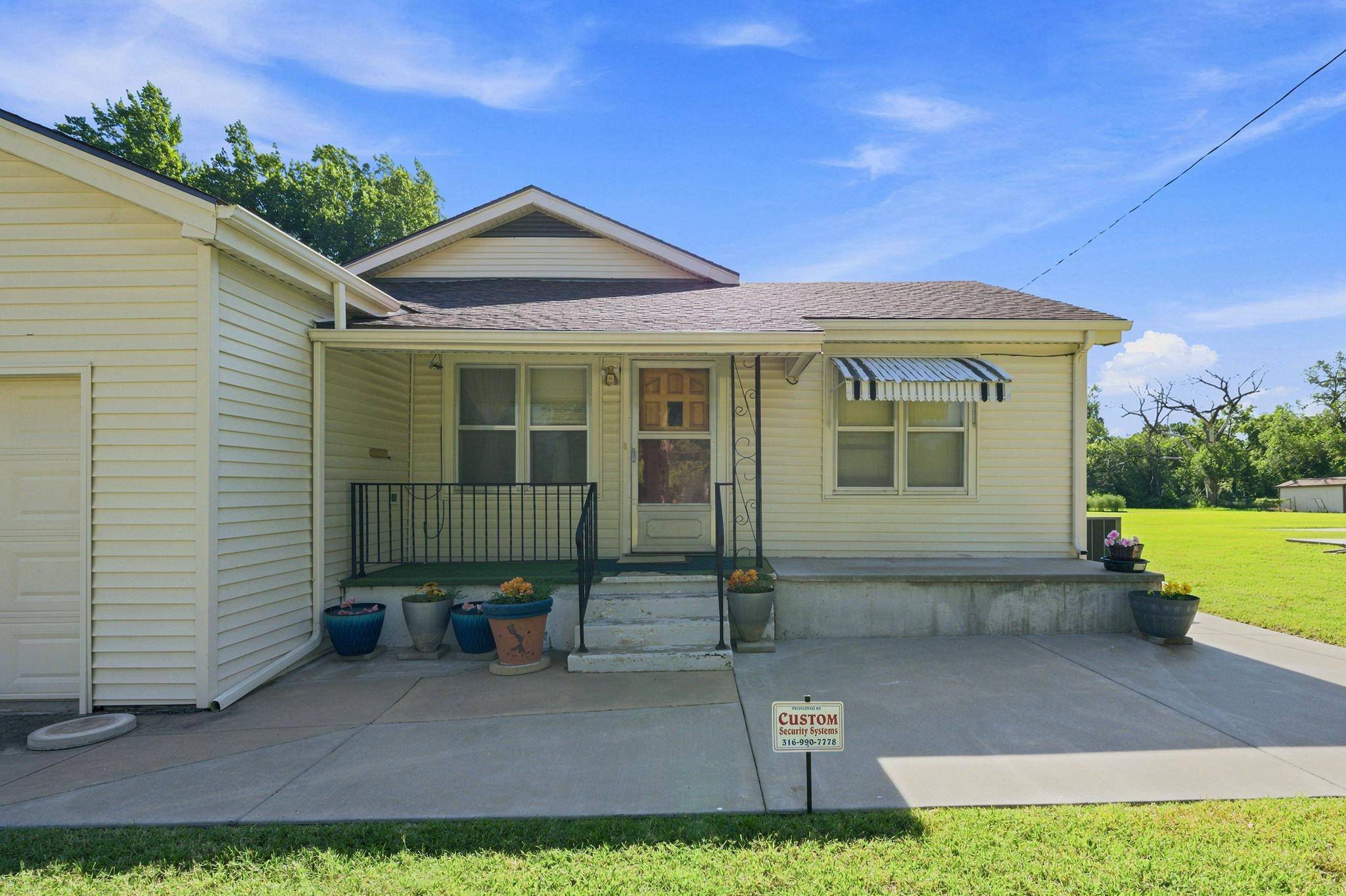 1138 N Sheridan St, Wichita, KS 67203