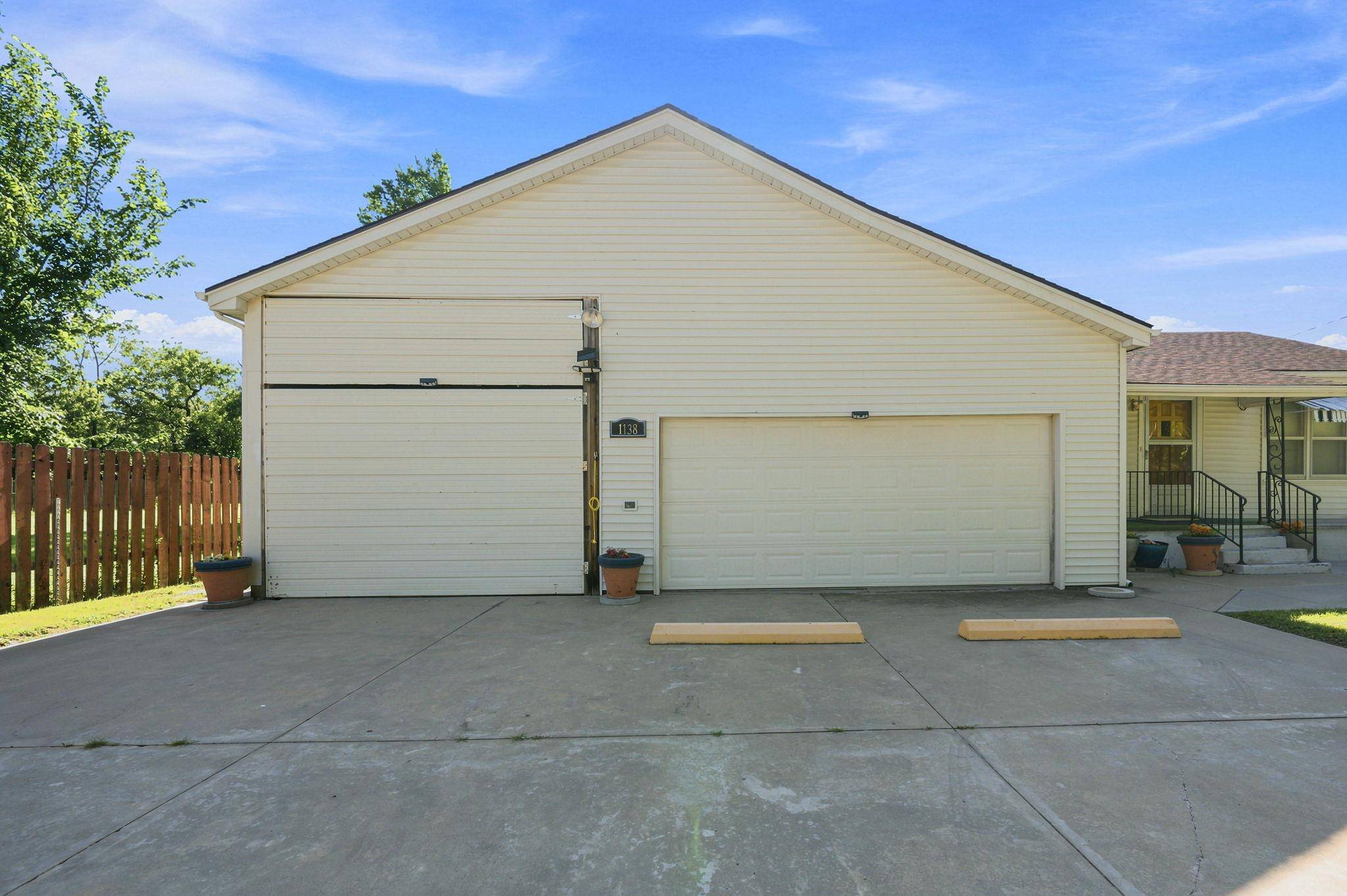 1138 N Sheridan St, Wichita, KS 67203