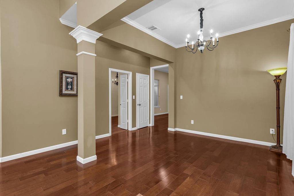6015 Thursby Avenue, Dallas, TX 75252