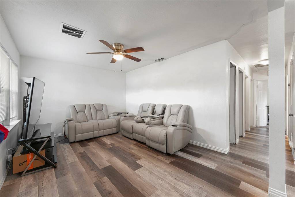 1720 Longview Street, Mesquite, TX 75149
