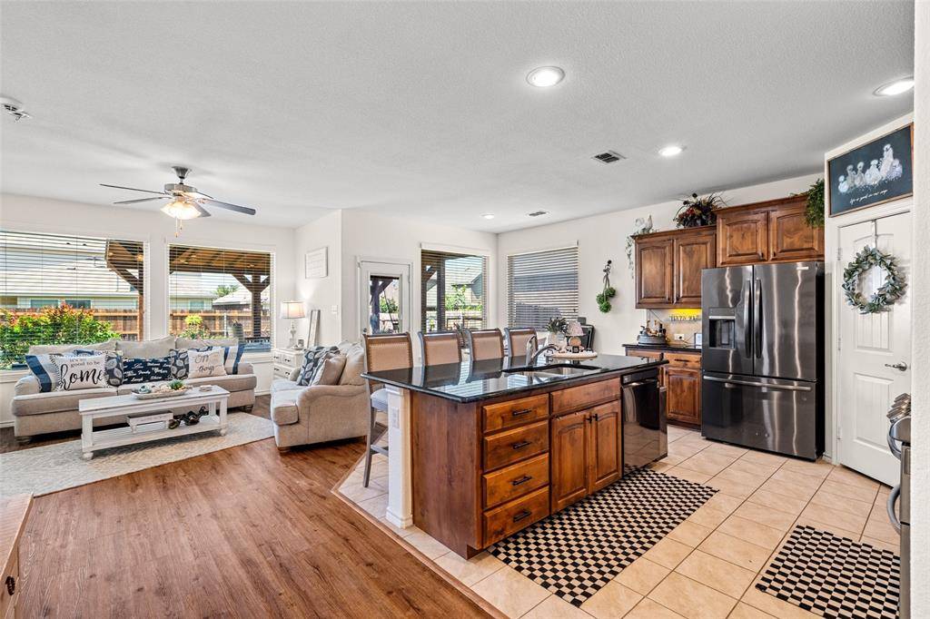 1737 Kachina Lodge Road, Fort Worth, TX 76131