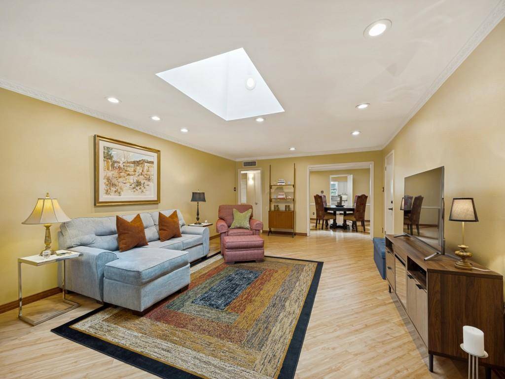6230 Bandera Avenue #C, Dallas, TX 75225