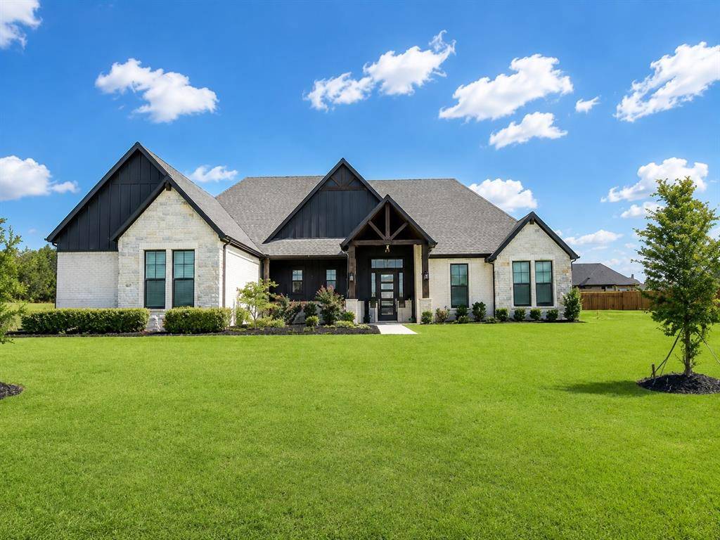 4017 Lagos Drive, Midlothian, TX 76065
