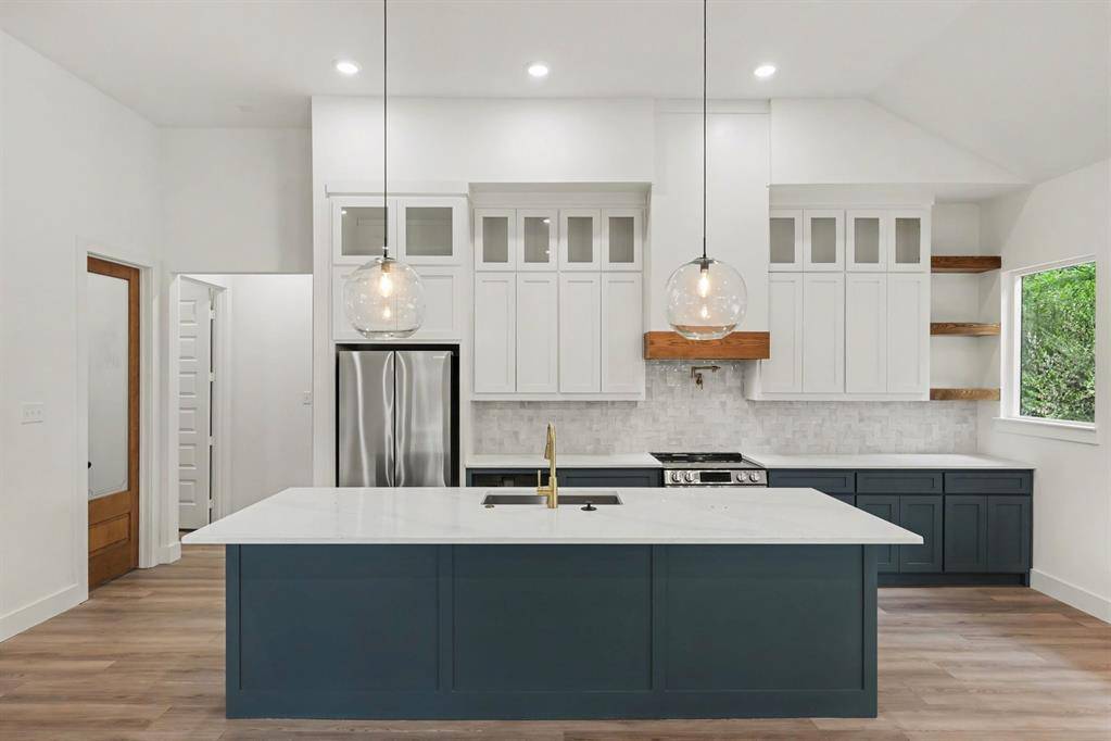 3804 De Maggio Avenue, Dallas, TX 75210