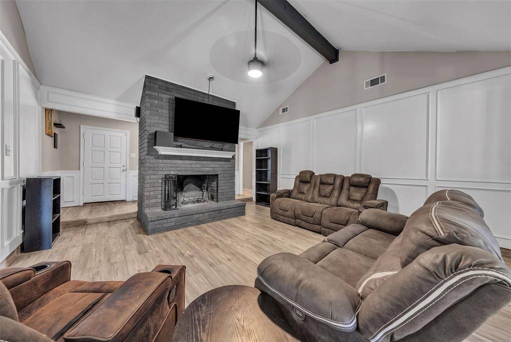 3813 Lynbrook Lane, Arlington, TX 76015