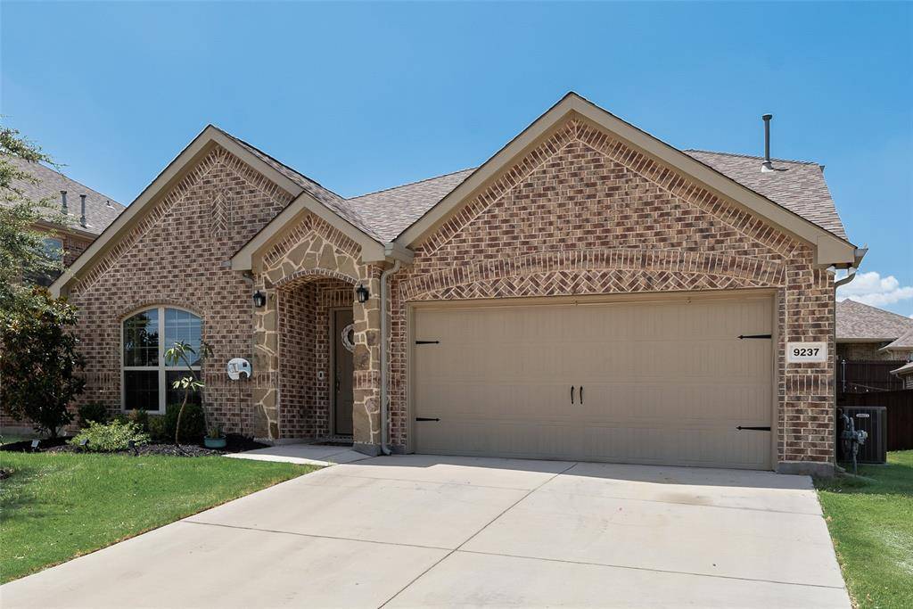 9237 Flying Eagle Lane, Fort Worth, TX 76131