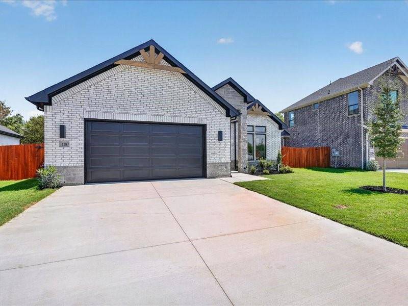 118 Emma Street, Red Oak, TX 75154