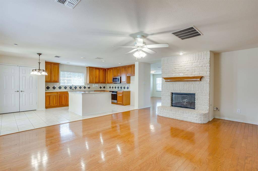 4205 Bayside Court, Arlington, TX 76016