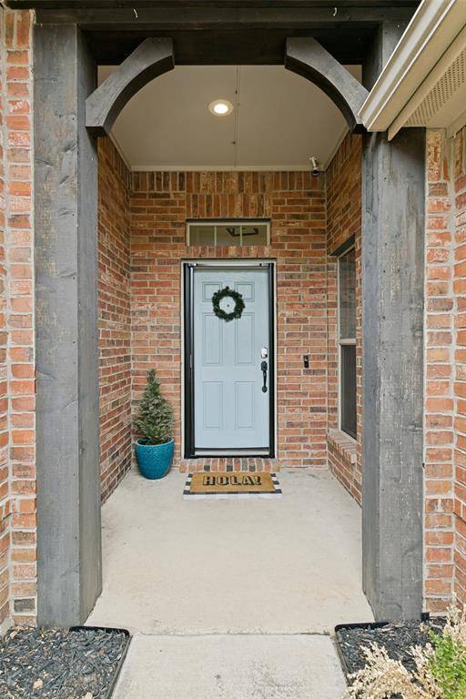 9913 Chrysalis Drive, Fort Worth, TX 76131