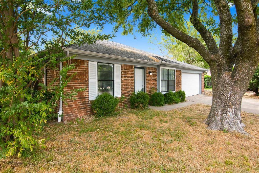 6400 Twin Spruce Court, Arlington, TX 76018