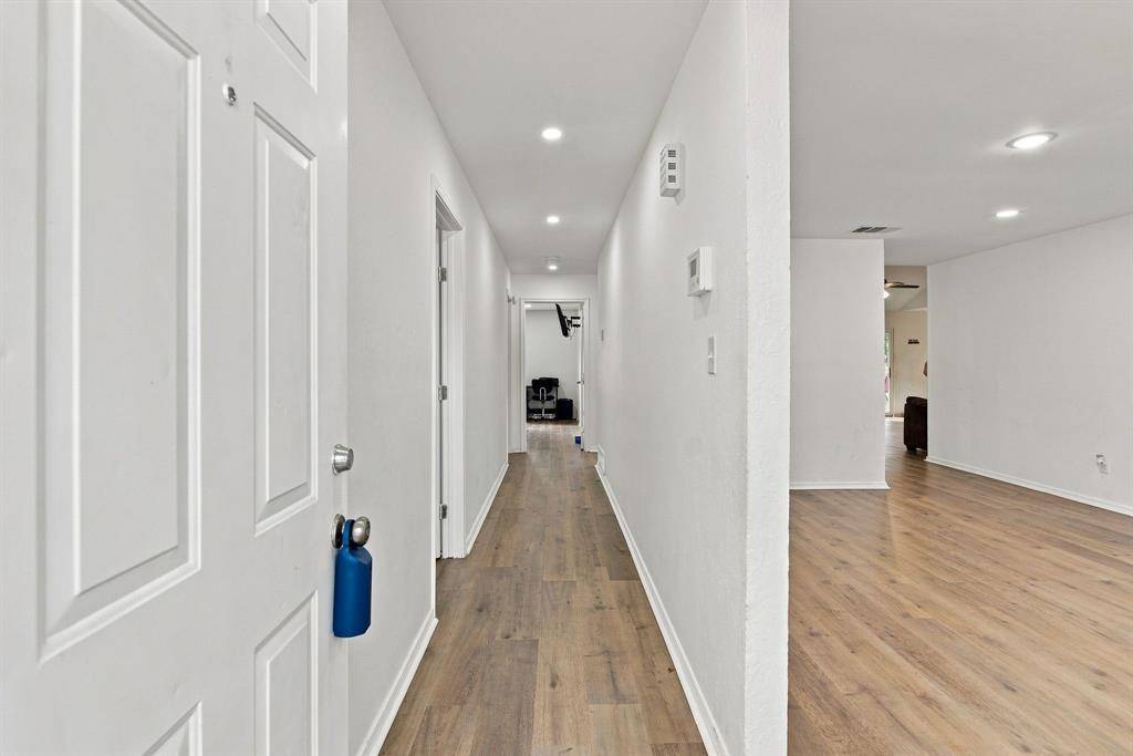 6400 Twin Spruce Court, Arlington, TX 76018