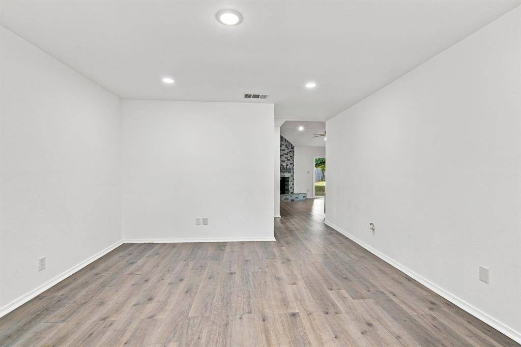 6400 Twin Spruce Court, Arlington, TX 76018