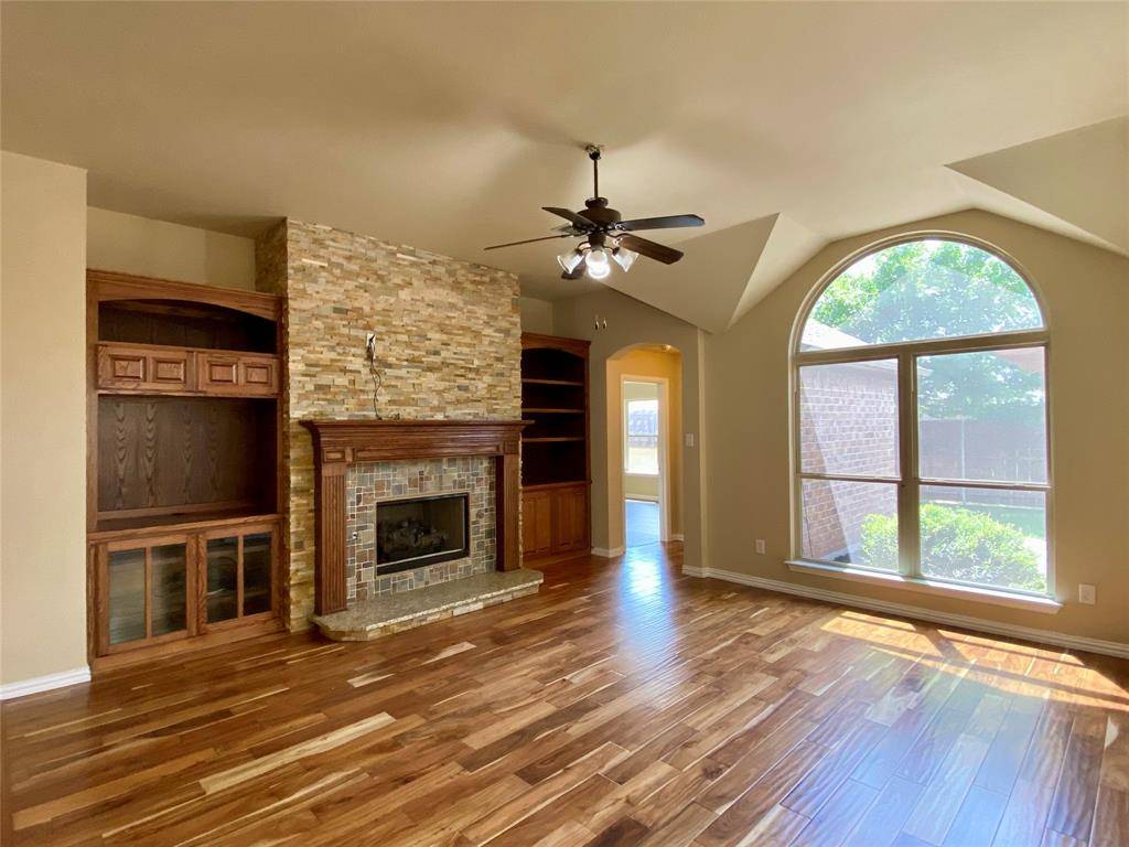 8133 Black Sumac Drive, Fort Worth, TX 76131