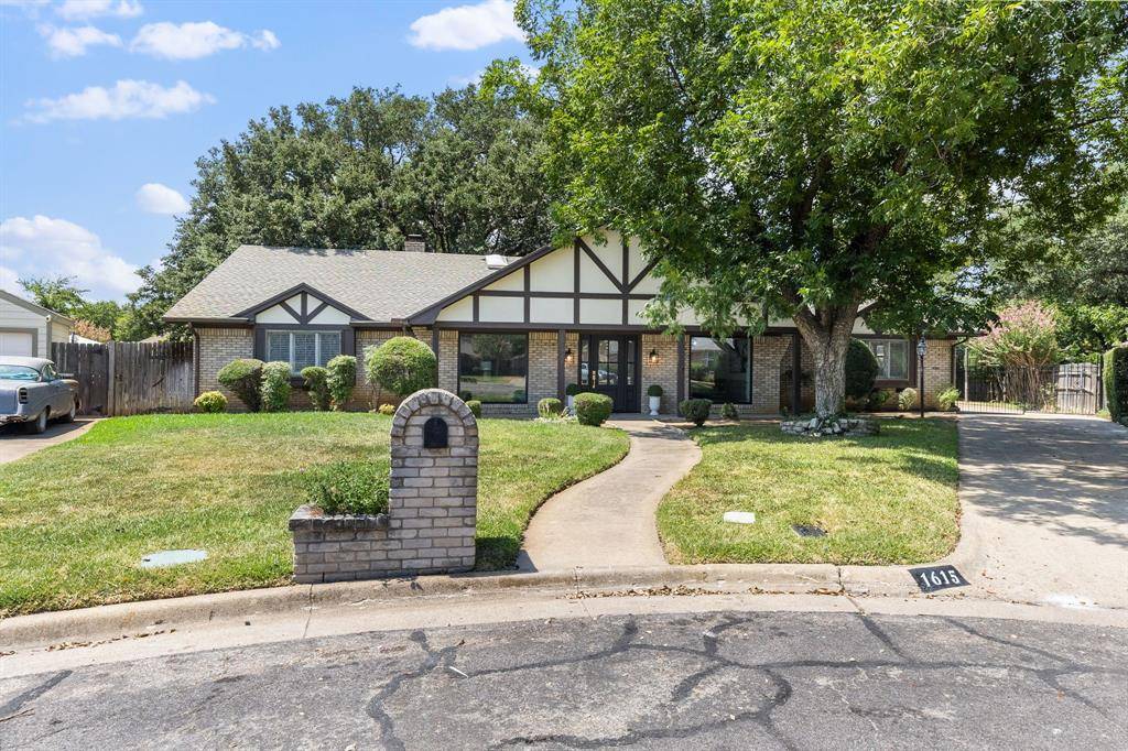1615 Royal Mile Court, Arlington, TX 76015