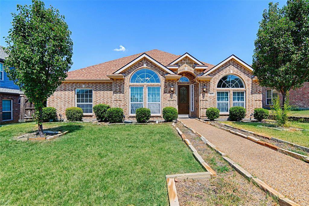 1837 Lakeview Drive, Desoto, TX 75115