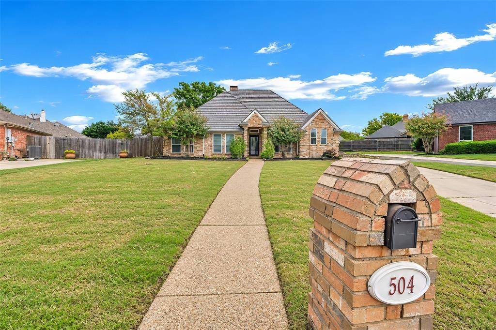 504 Quail Cove Court, Hurst, TX 76054