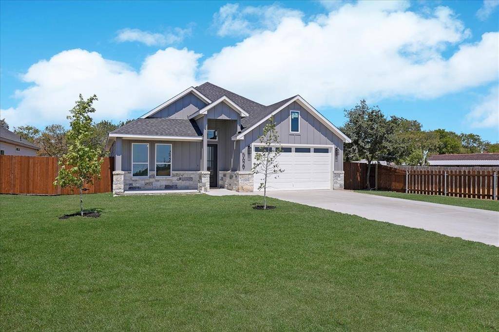 5629 Oak Grove Road N, Fort Worth, TX 76134