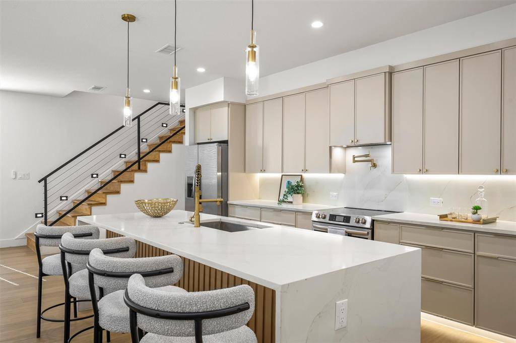 1316 Valley Street, Dallas, TX 75203