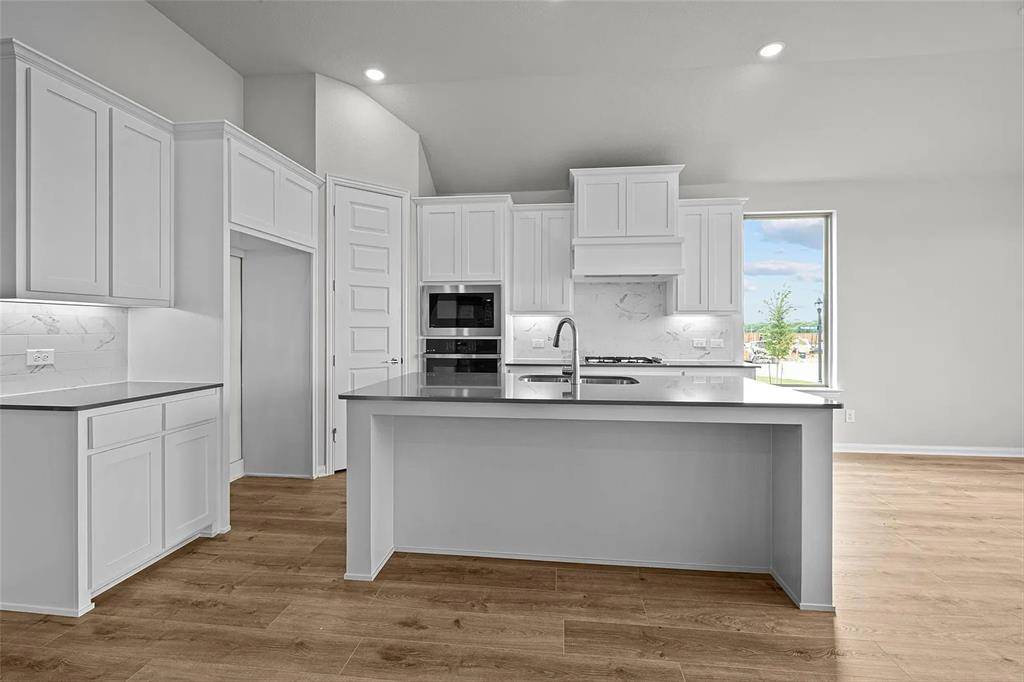 1506 Golden Meadow Drive, Van Alstyne, TX 75495
