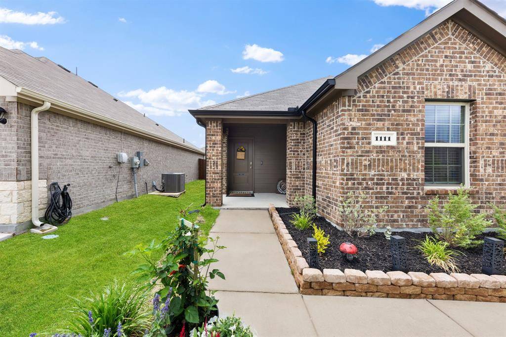 1111 Baldwin Lane, Ennis, TX 75119