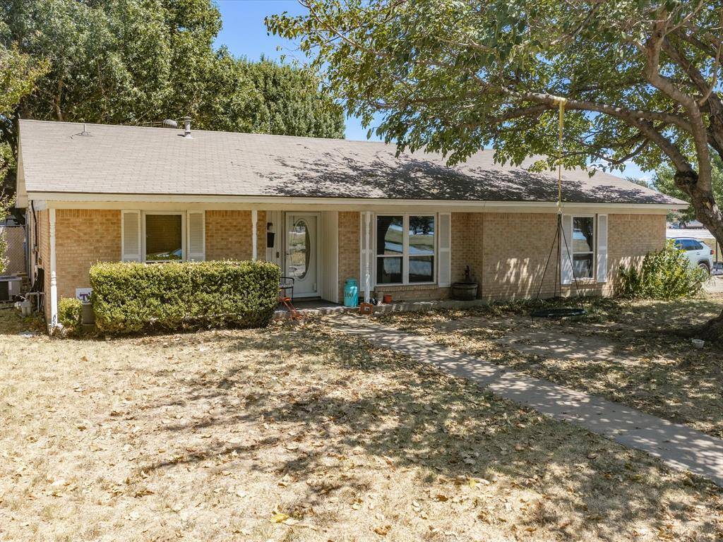 100 NW Jill Ann Drive, Burleson, TX 76028