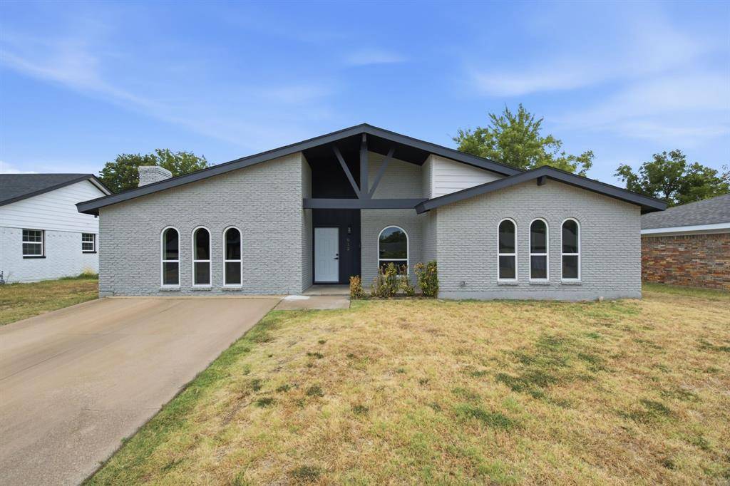912 Kelley Drive, Everman, TX 76140