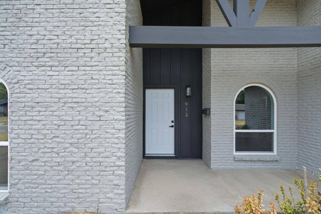 912 Kelley Drive, Everman, TX 76140