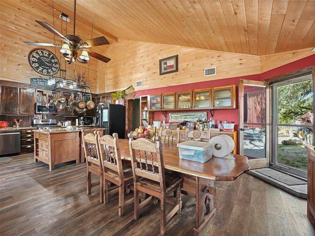 1850 W Ranch Road 337, Leakey, TX 78873