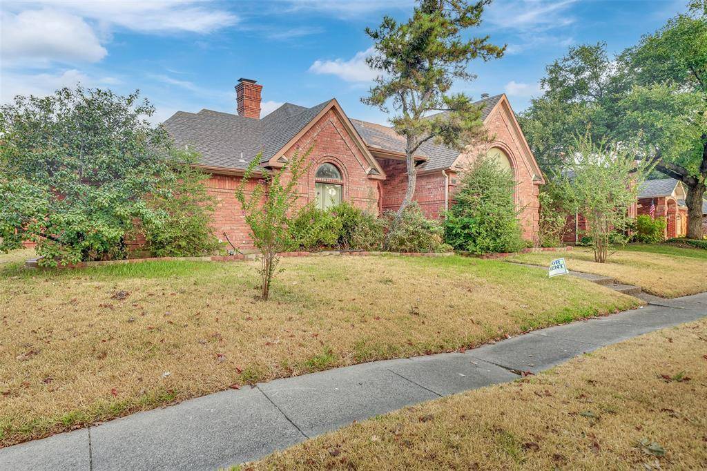 2105 Rolling Oak Lane, Garland, TX 75044